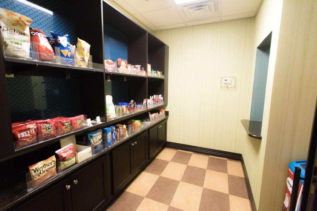 Hampton Inn & Suites Middlebury Esterno foto