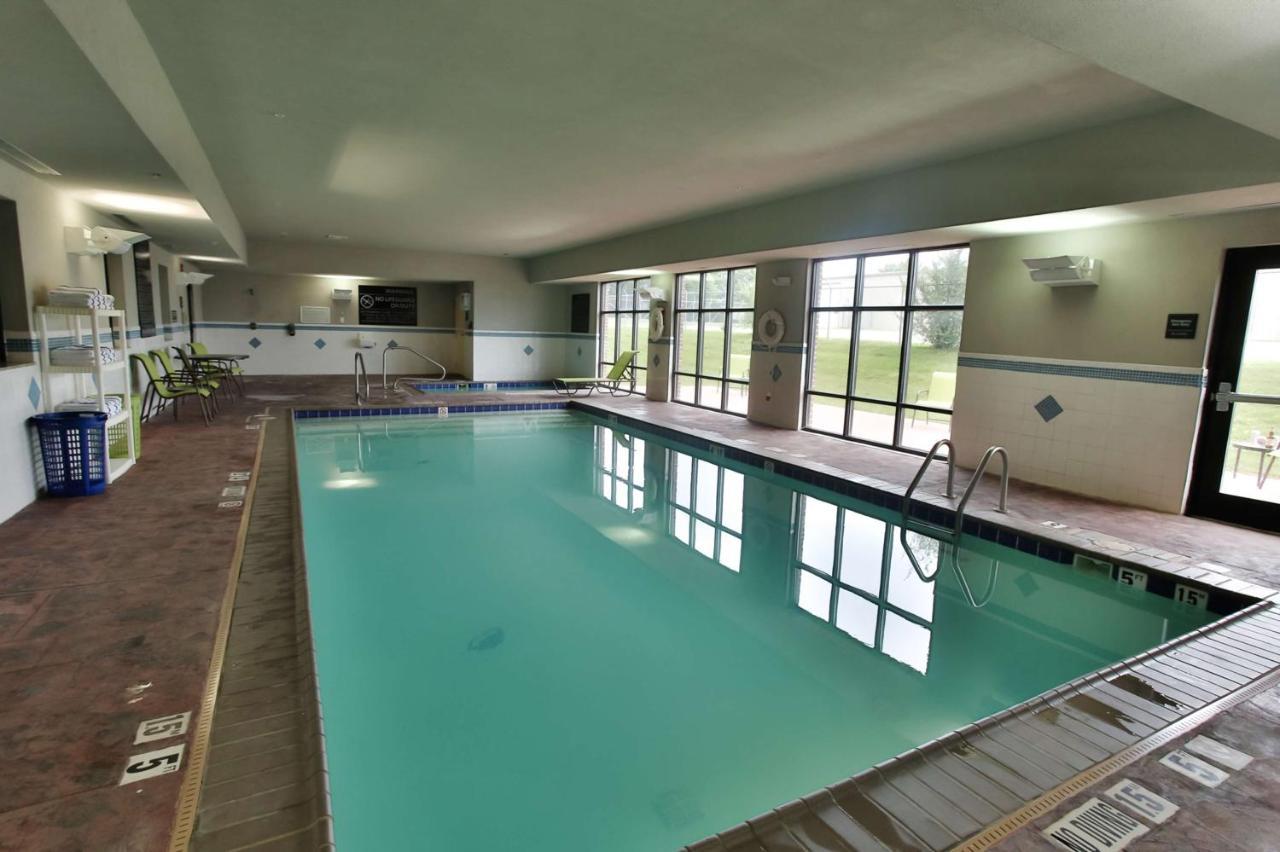 Hampton Inn & Suites Middlebury Esterno foto