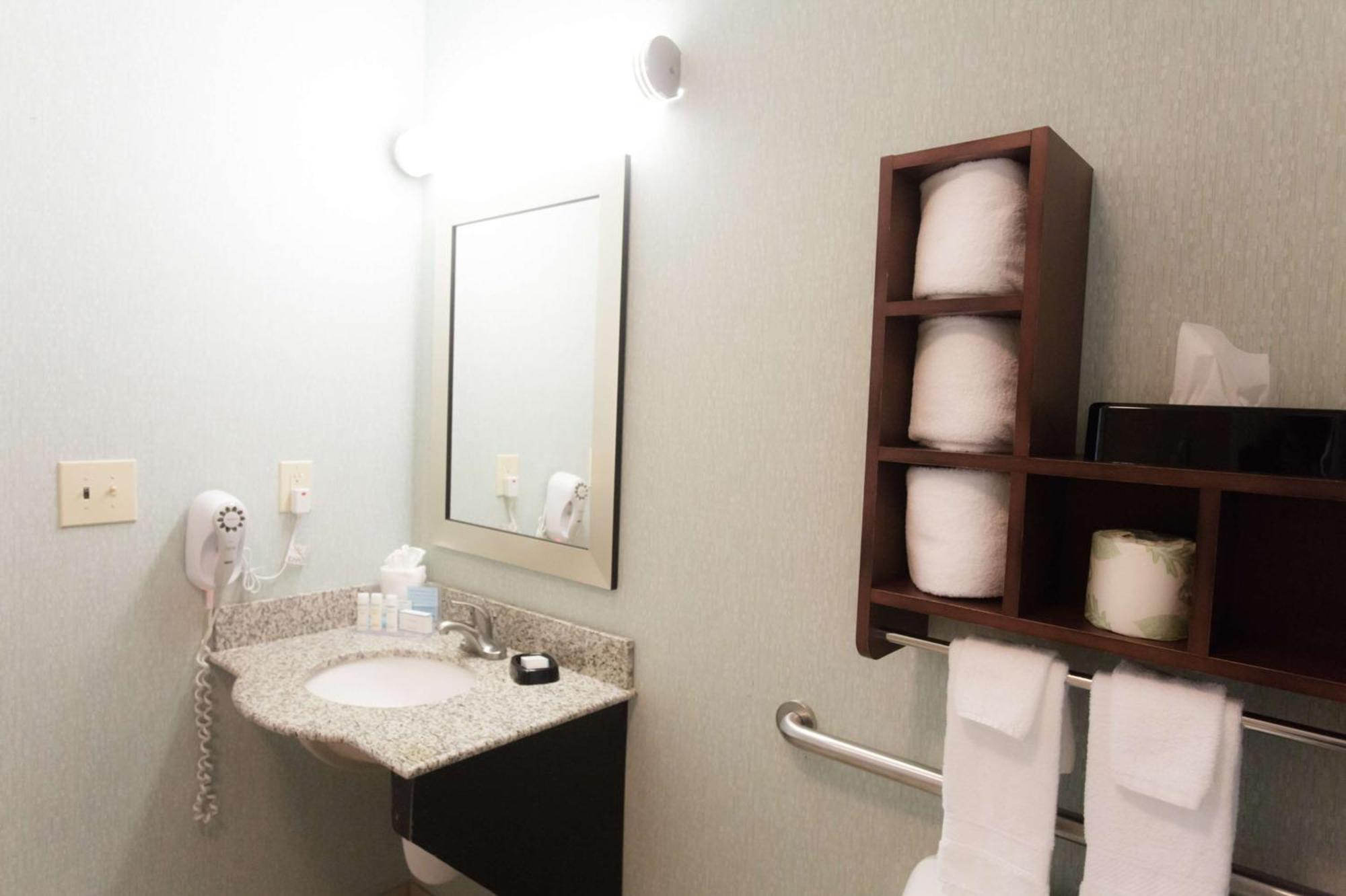 Hampton Inn & Suites Middlebury Esterno foto