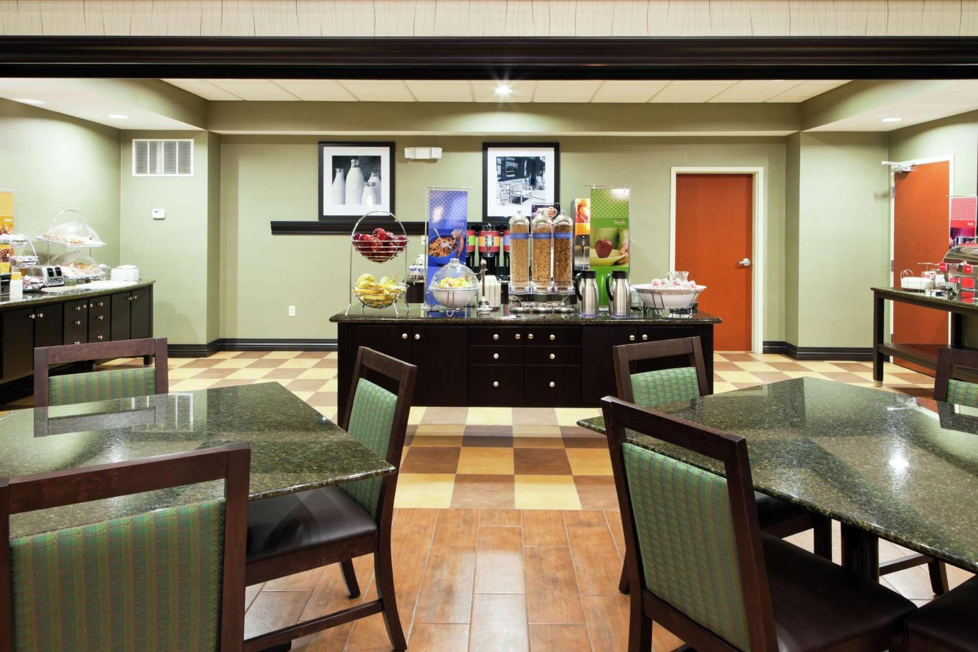 Hampton Inn & Suites Middlebury Esterno foto